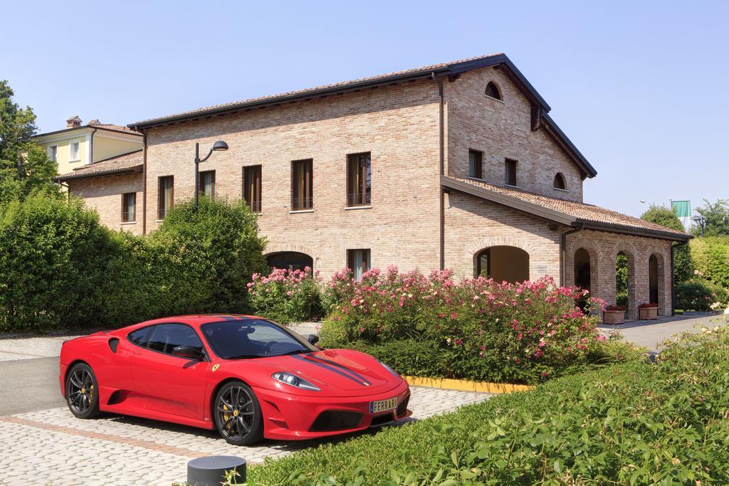 Maranello Palace Exterior photo